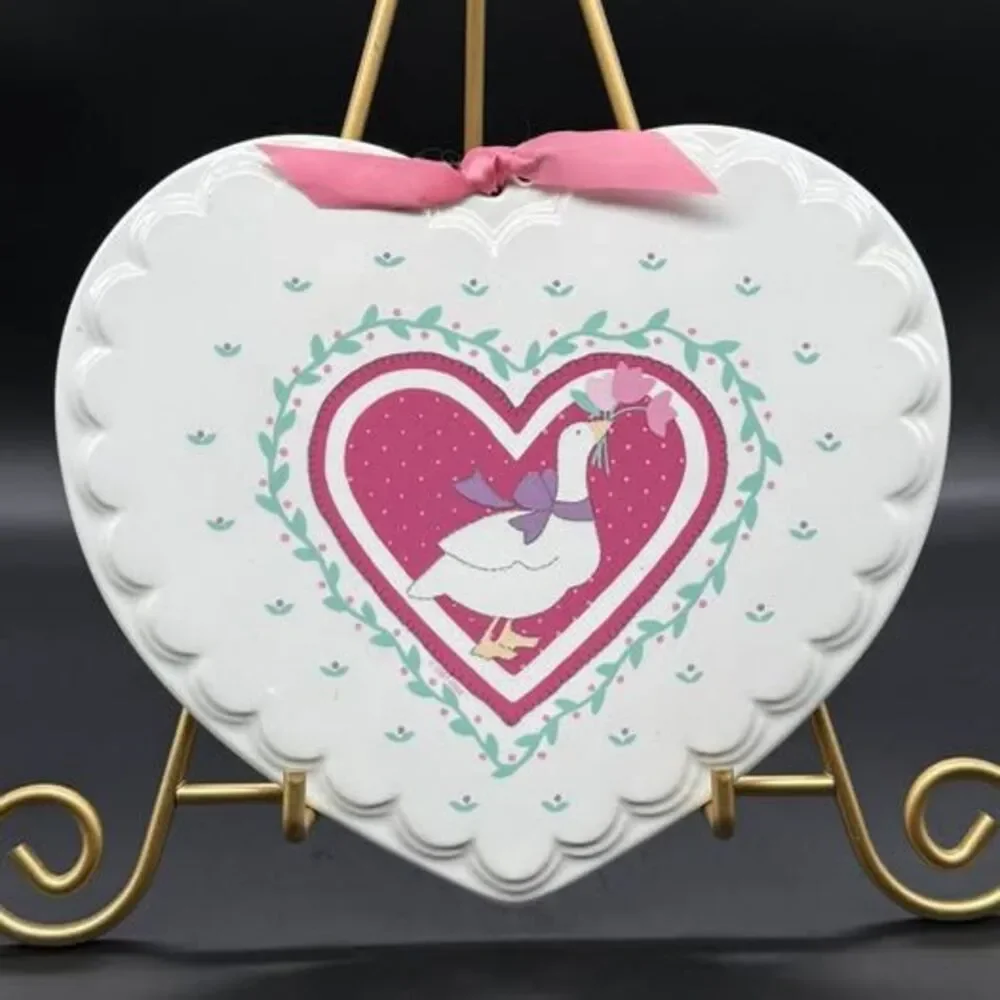 Vintage 1987 Treasure Craft Heart Shaped Goose Wall Plaque